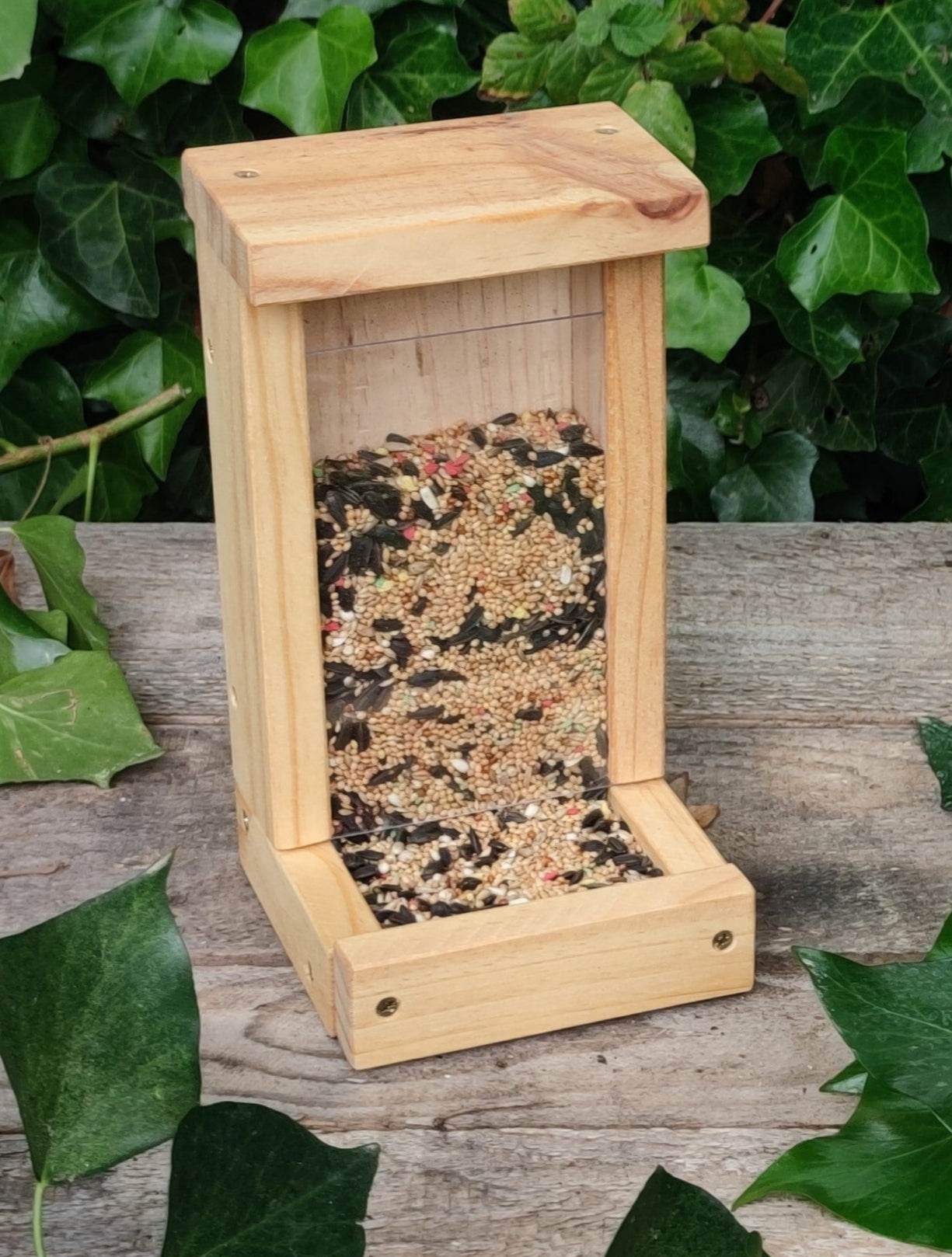 Comedero para pájaros tipo tolva - Los Nidos de David