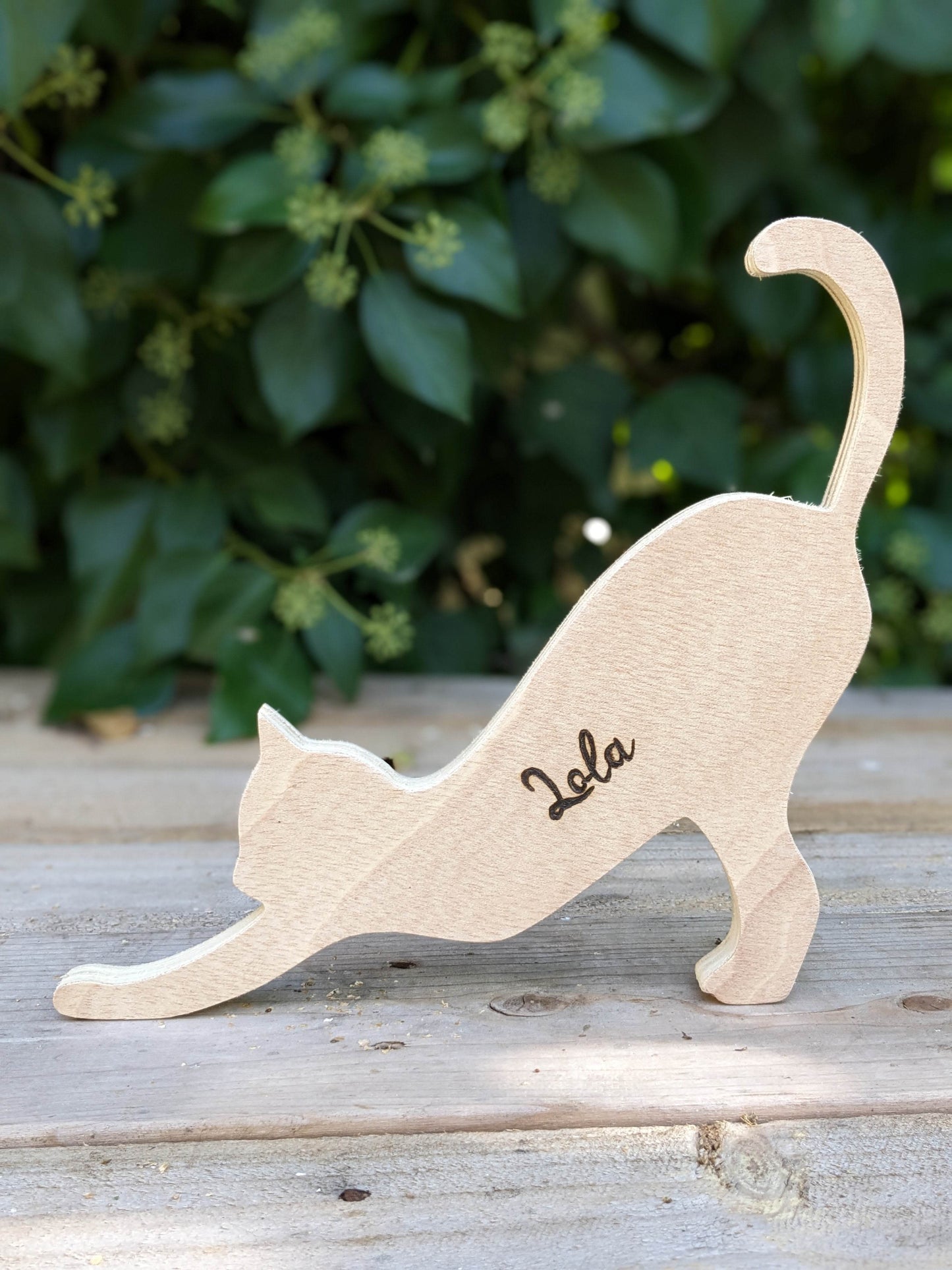 Figuras de gato de madera - Los Nidos de David