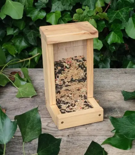 Comedero para pájaros tipo tolva